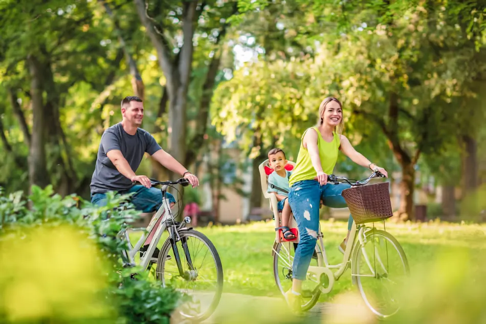 Personas en bicicleta