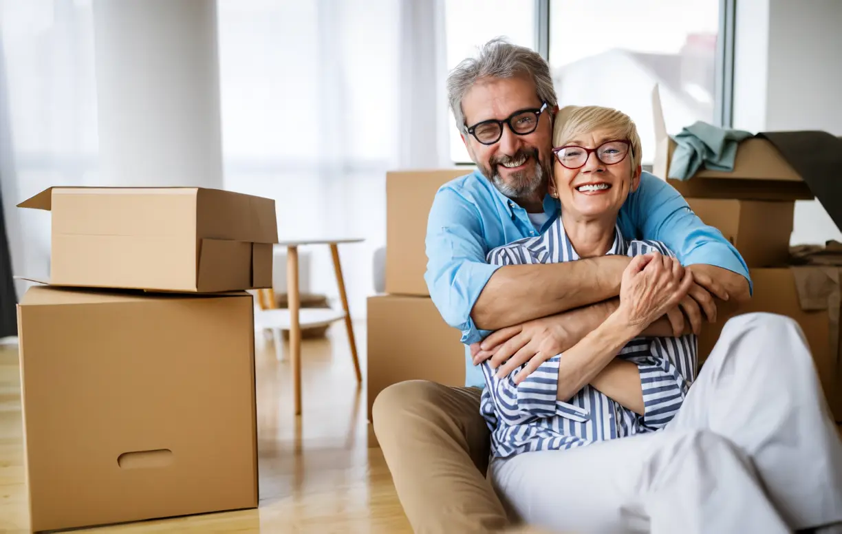 Pareja lista en la vivienda para la jubilación