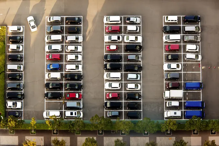 ¿Cómo se maneja un parqueadero dentro de la propiedad horizontal?