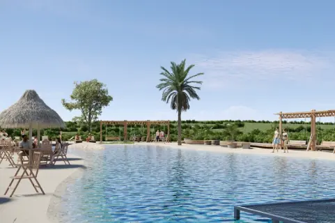 Pareja disfrutando de la playa