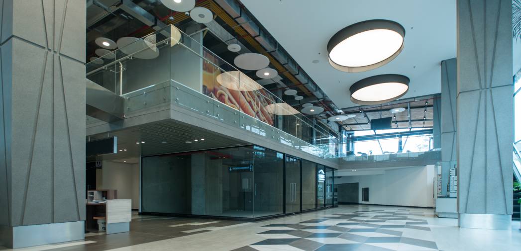 OIKOS Infinitum | Pasillos Centro comercial
